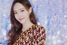 娱乐吃瓜酱刚满十八岁,十八岁青春绽放，揭秘娱乐圈新晋小花